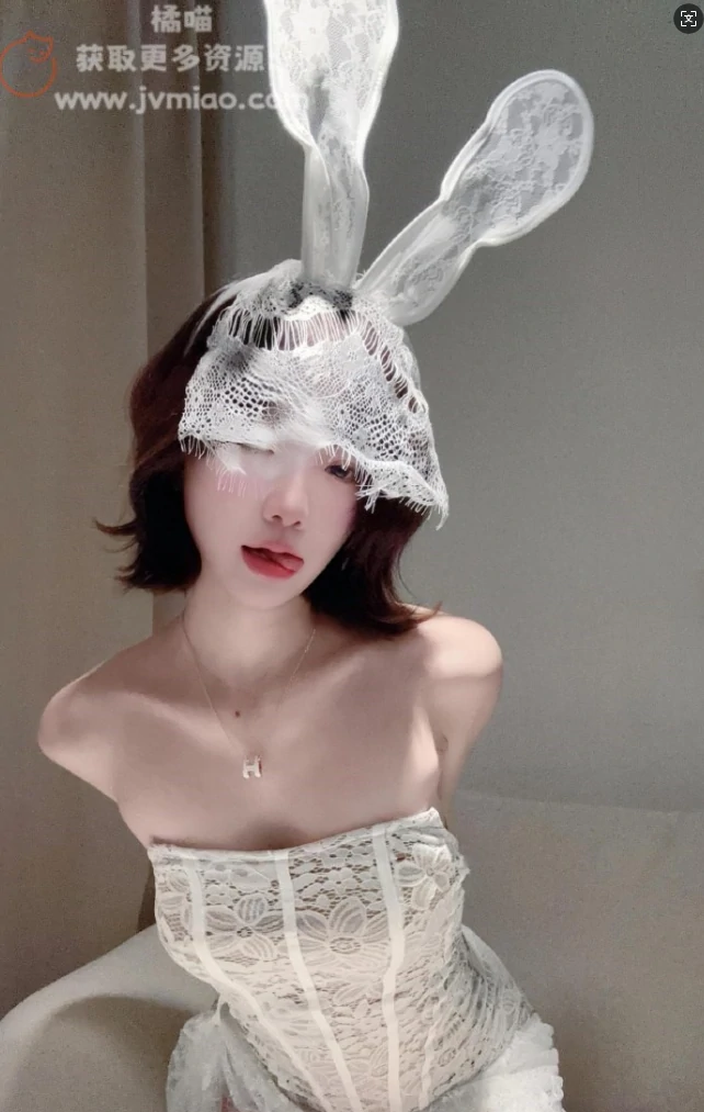 岛屿【小霞佩奇の暗夜精灵】黑色蕾丝兔耳写真全解析：从创意到成片的艺术蜕变-视听日记VIP